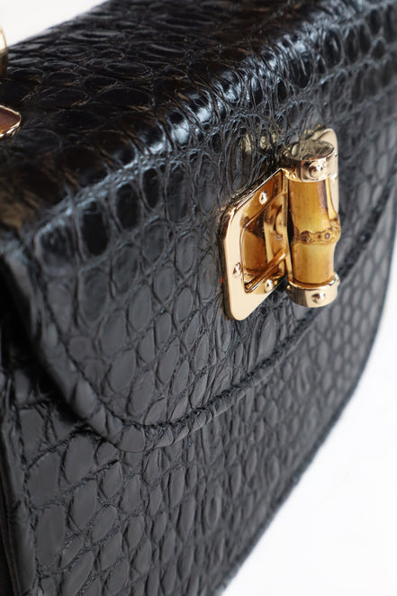 Δερμάτινη τσάντα Alvara Black Croco σε μαύρο δέρμα με ανάγλυφο croco - Λεπτομέρεια ραφής και υλικών πλαϊνού - ELLIA