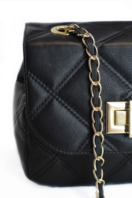 Δερμάτινη Crossbody τσάντα σε μαύρο χρώμα - Jelyne Black