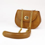 Δερμάτινη crossbody τσάντα Martelago Beige σε μπεζ ιταλικό δέρμα με χρυσή αλυσίδα - Εμπρός όψη με αλυσίδα - ELLIA