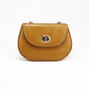 Δερμάτινη crossbody τσάντα Martelago Beige σε μπεζ ιταλικό δέρμα με χρυσές λεπτομέρειες - Μπροστινή όψη - ELLIA