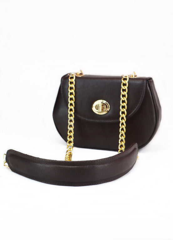 Δερμάτινη crossbody τσάντα Martelago Brown σε καφέ ιταλικό δέρμα με χρυσή αλυσίδα - Εμπρός όψη με αλυσίδα - ELLIA